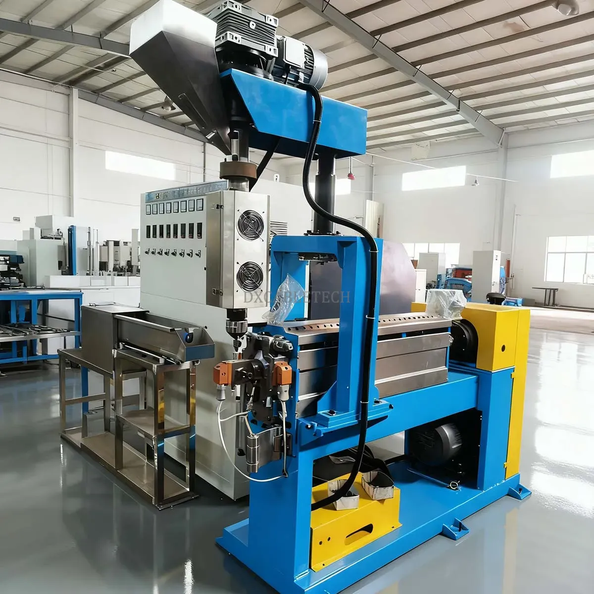 Cable Extrusion: Cleanroom Production for Data Cables